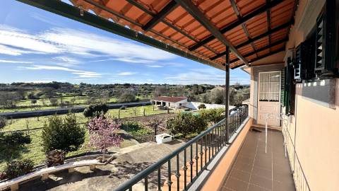 Moradia T5 e Terreno com 5000m2