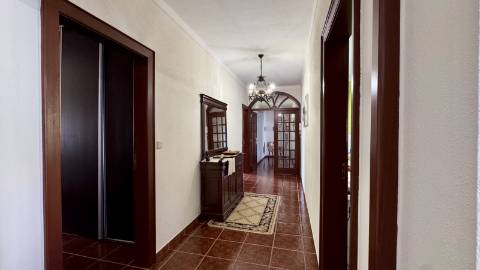 Moradia T5 e Terreno com 5000m2