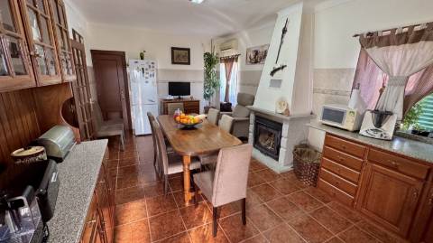 Moradia T5 e Terreno com 5000m2