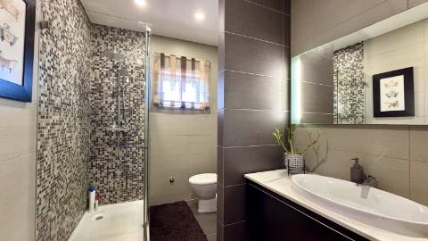 Moradia T5 e Terreno com 5000m2