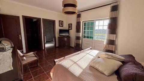 Moradia T5 e Terreno com 5000m2