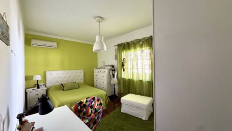 Moradia T5 e Terreno com 5000m2