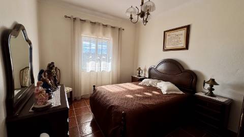 Moradia T5 e Terreno com 5000m2