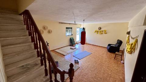 Moradia T5 e Terreno com 5000m2