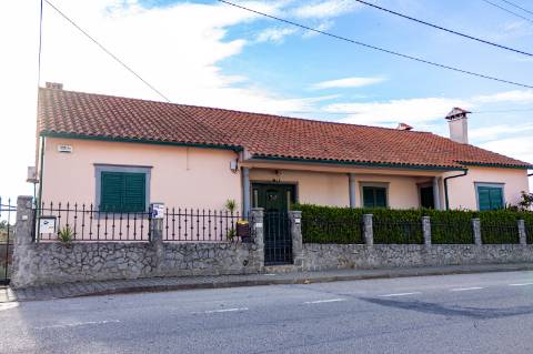 Moradia T5 e Terreno com 5000m2