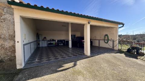 Moradia T5 e Terreno com 5000m2