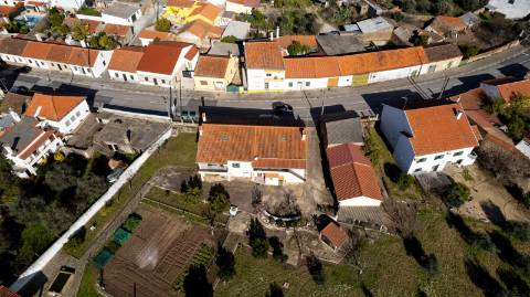 Moradia T5 e Terreno com 5000m2