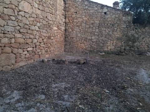 Terreno Urbano para Venda em Escalos de Baixo.