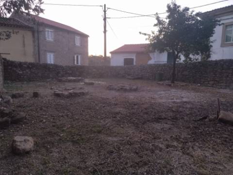 Terreno Urbano para Venda em Escalos de Baixo.