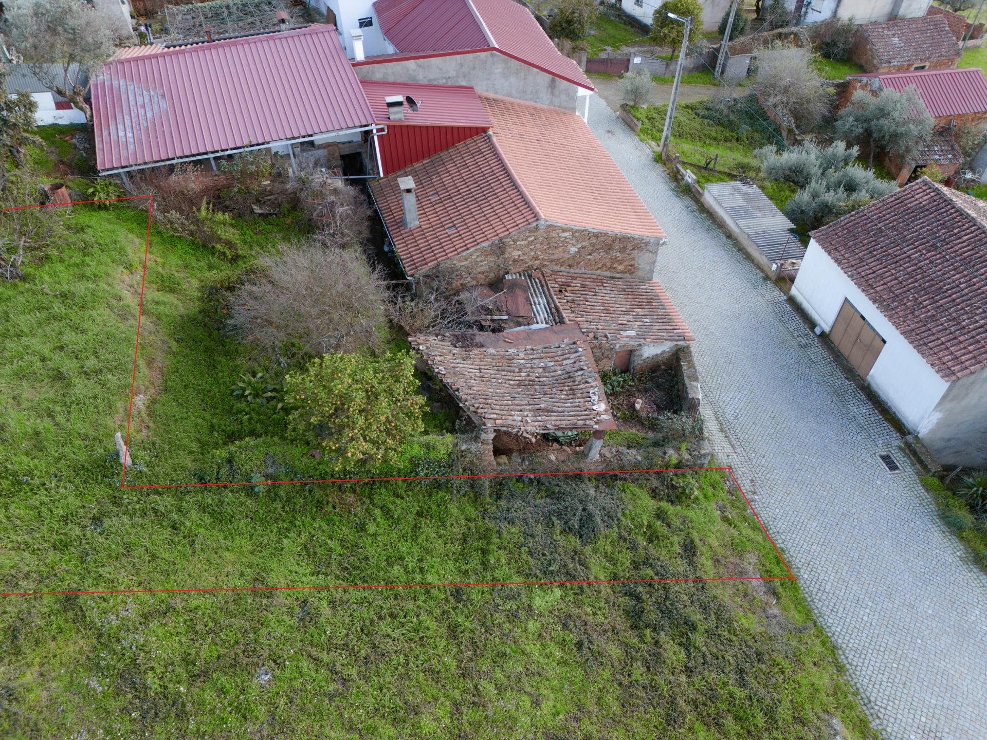 Terreno Rústico com 1480 m2