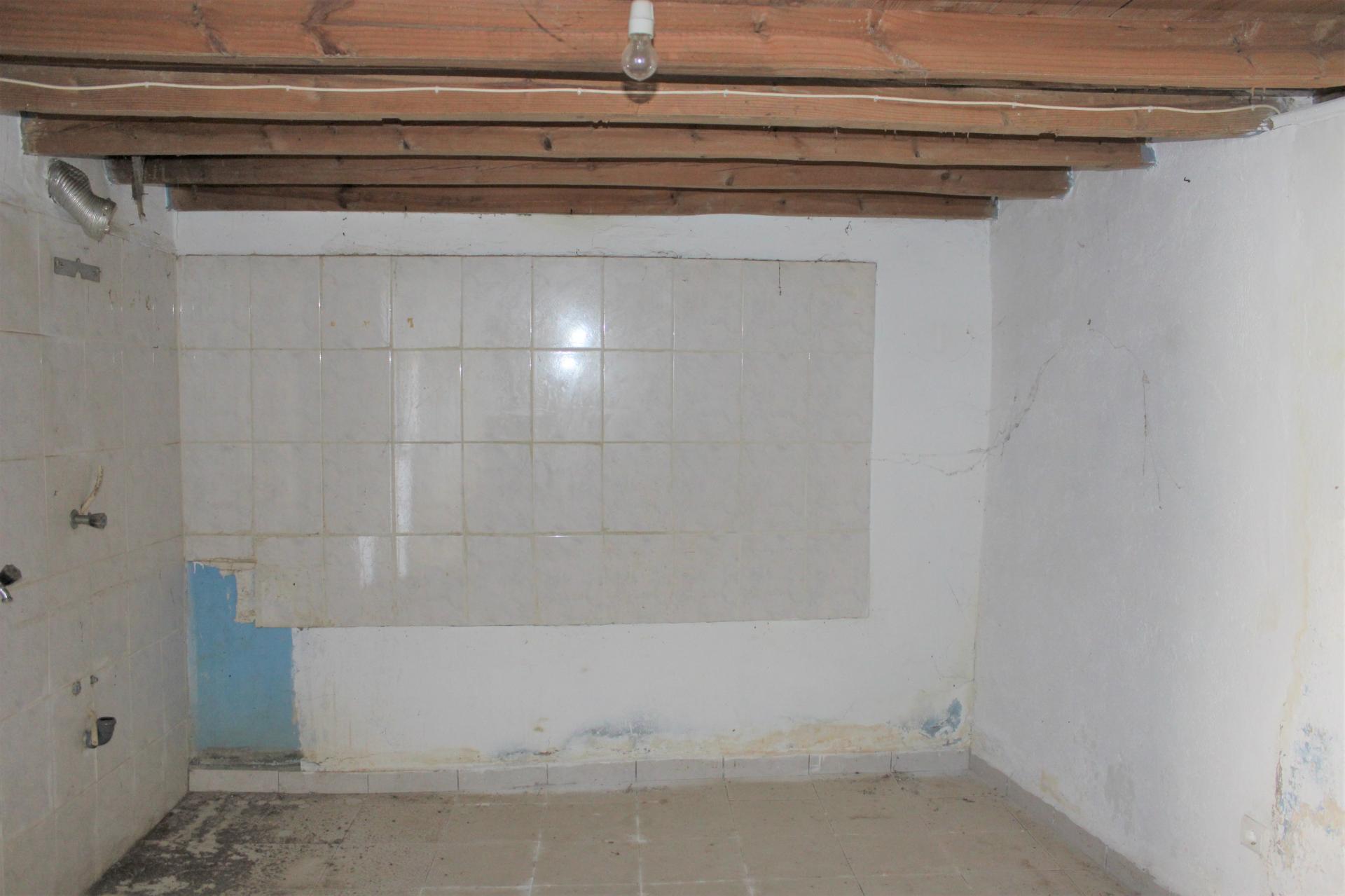 Moradia T1 para Remodelar em Rosmaninhal, Idanha-a-Nova