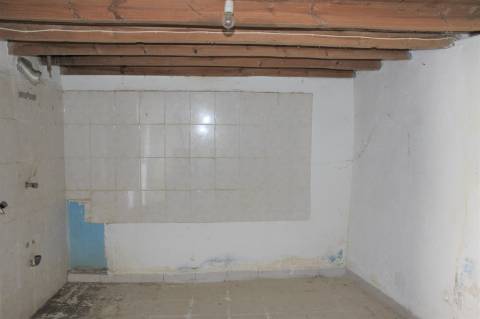 Moradia T1 para Remodelar em Rosmaninhal, Idanha-a-Nova