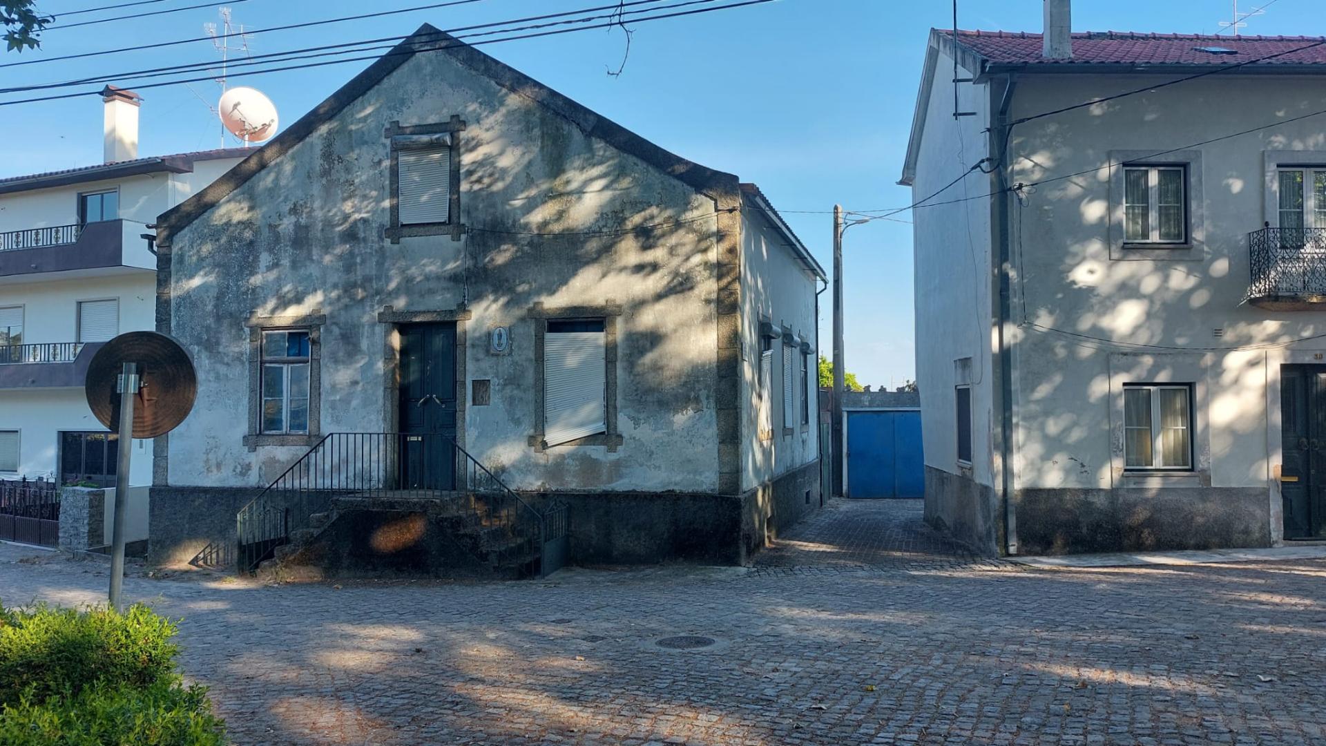 Moradia T5 com Logradouro