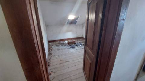 Moradia T5 com Logradouro