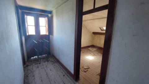 Moradia T5 com Logradouro