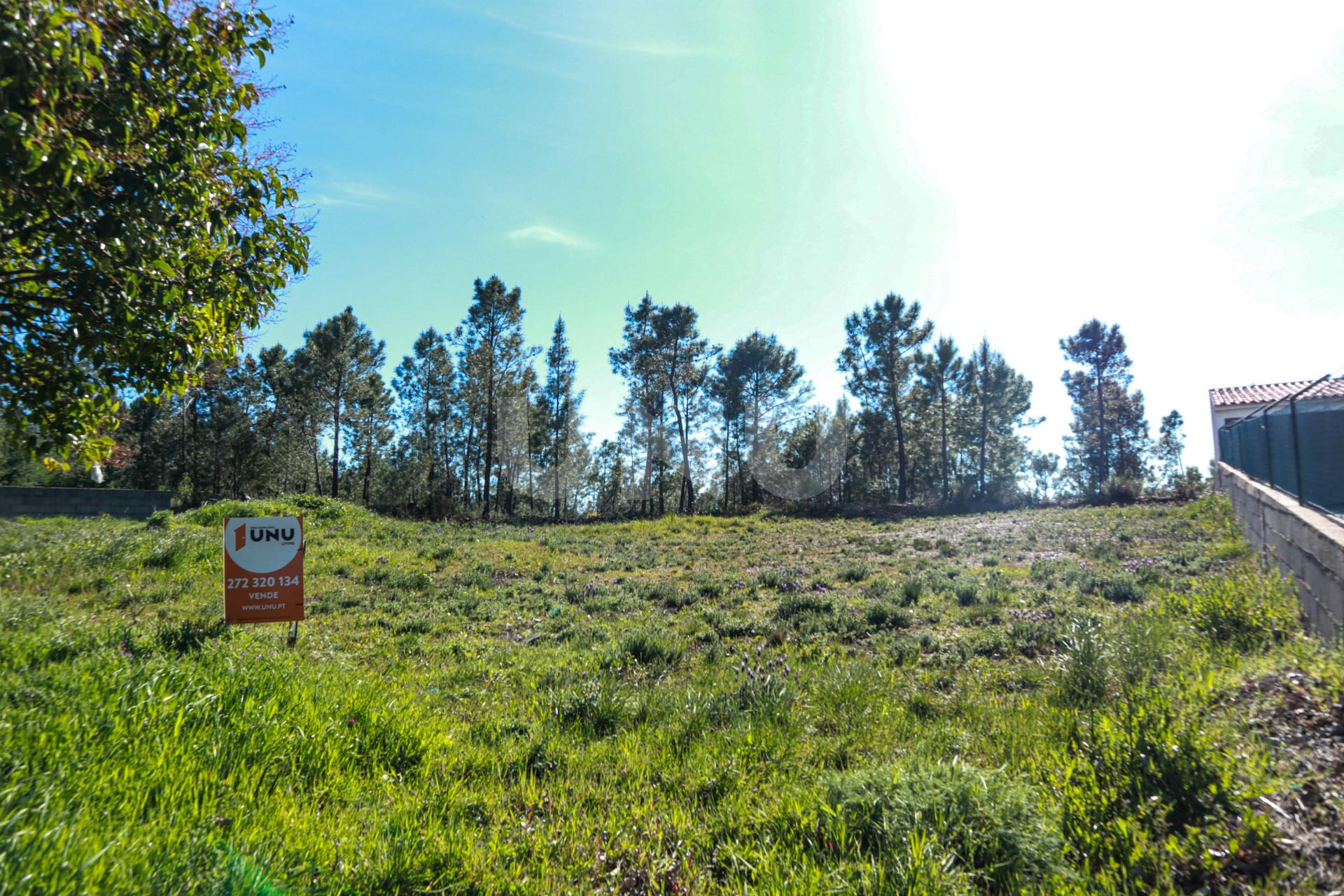 Lote de Terreno Urbano para venda em S. Vicente da Beira.