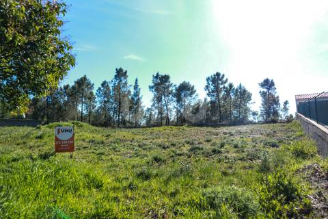 Lote de Terreno Urbano para venda em S. Vicente da Beira.