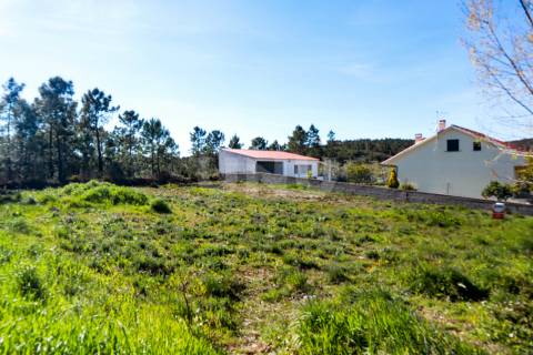 Lote de Terreno Urbano para venda em S. Vicente da Beira.