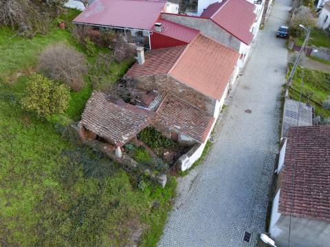 Moradia T3 com Logradouro