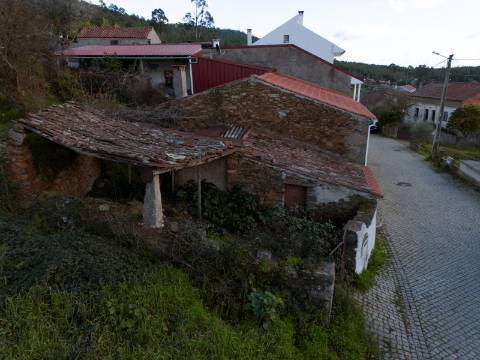 Moradia T3 com Logradouro