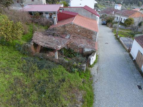 Moradia T3 com Logradouro