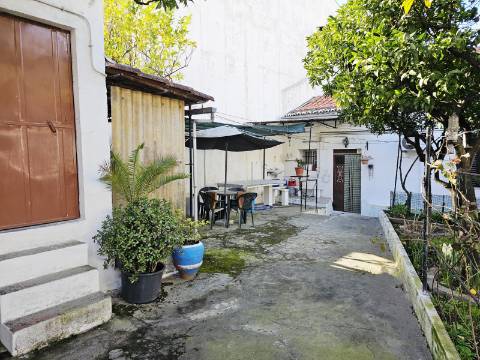 Moradia T3 com Garagem e Logradouro