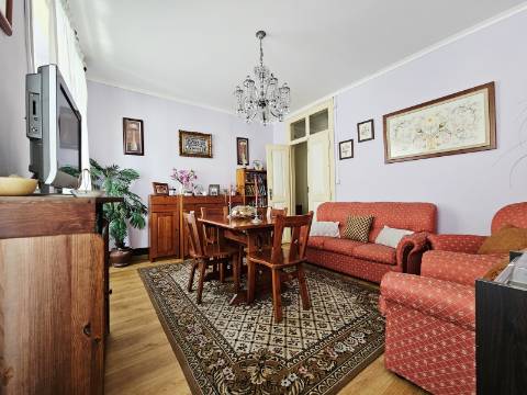 Moradia T3 com Garagem e Logradouro