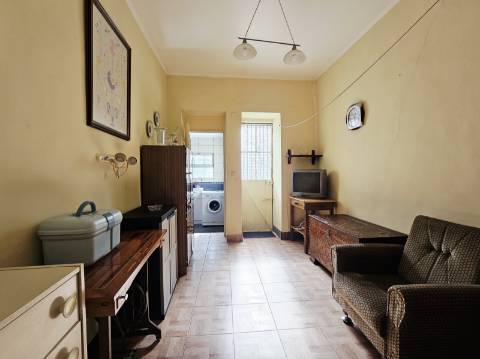 Moradia T3 com Garagem e Logradouro