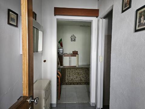 Moradia T3 com Garagem e Logradouro