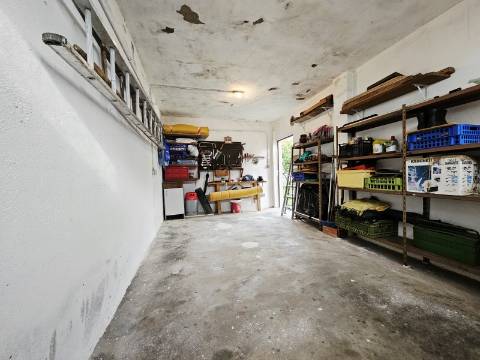 Moradia T3 com Garagem e Logradouro