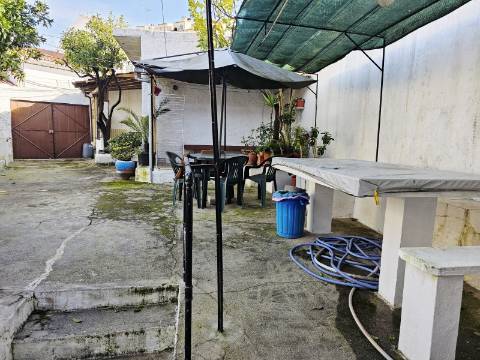 Moradia T3 com Garagem e Logradouro