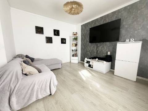Apartamento T3 renovado