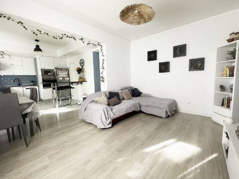 Apartamento T3 renovado