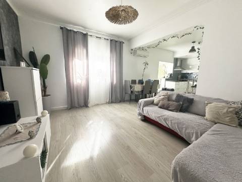 Apartamento T3 renovado