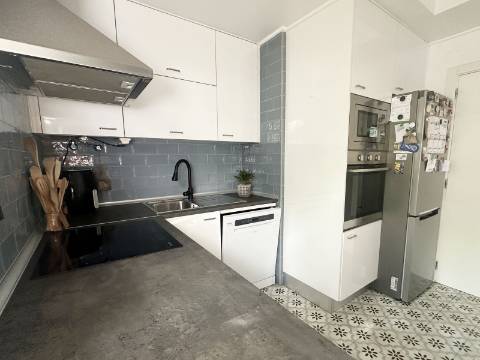 Apartamento T3 renovado