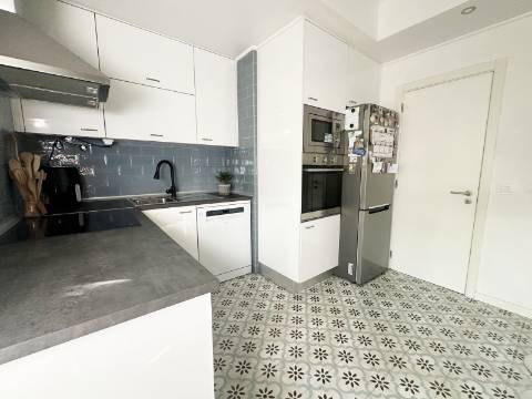 Apartamento T3 renovado