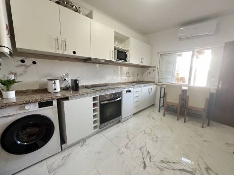 Moradia T1 com Logradouro