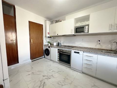 Moradia T1 com Logradouro