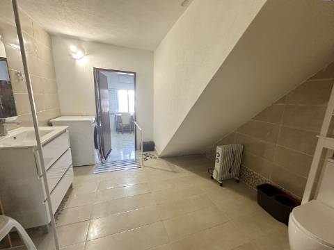 Moradia T1 com Logradouro