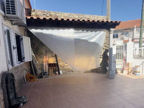 Moradia T1 com Logradouro