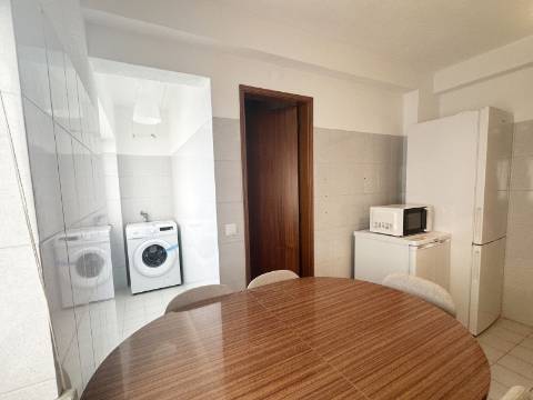 Apartamento T4 - Zona Sul