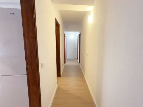 Apartamento T4 - Zona Sul