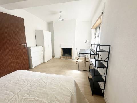 Apartamento T4 - Zona Sul