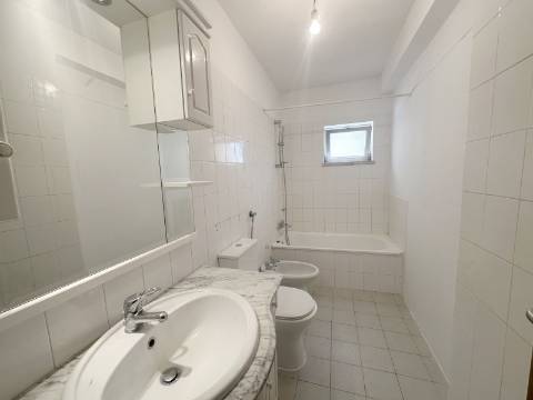 Apartamento T4 - Zona Sul