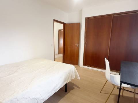 Apartamento T4 - Zona Sul