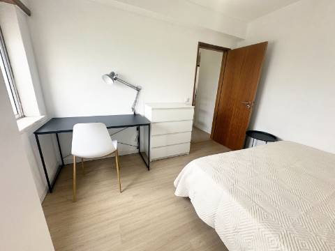 Apartamento T4 - Zona Sul