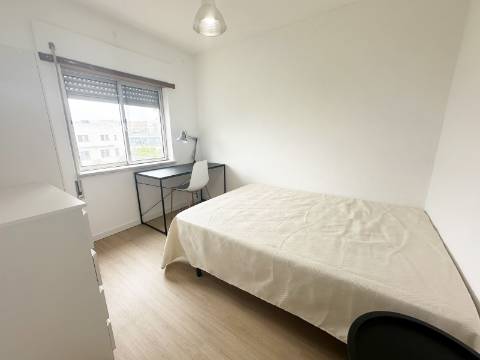 Apartamento T4 - Zona Sul