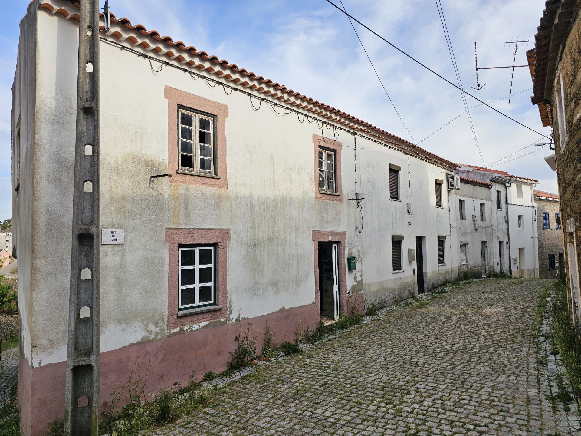 Moradia T3 para Restaurar