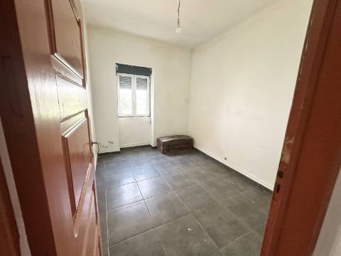 Moradia T3 com Logradouro
