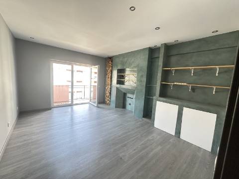 Apartamento T3 - Junto à Rotunda Europa